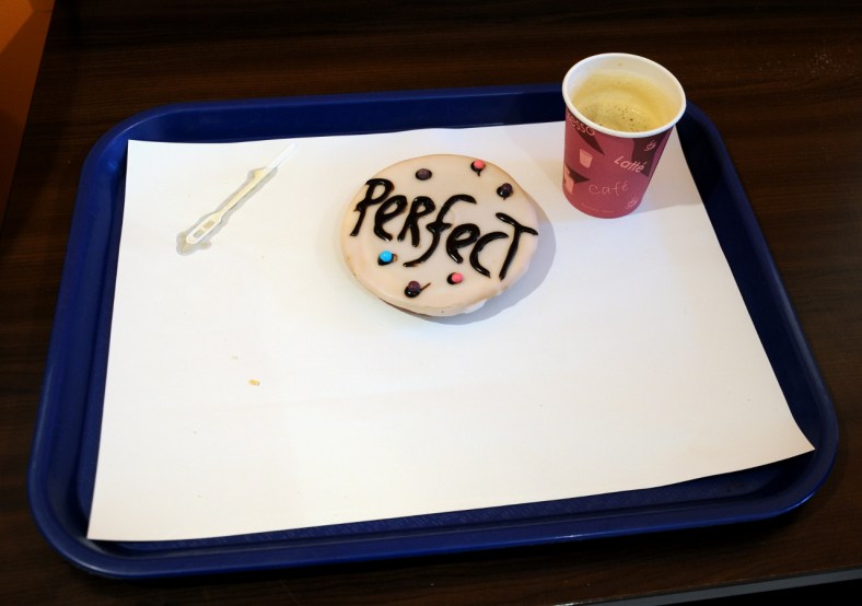 Koffie met koek. (C) Ronald Puma 055