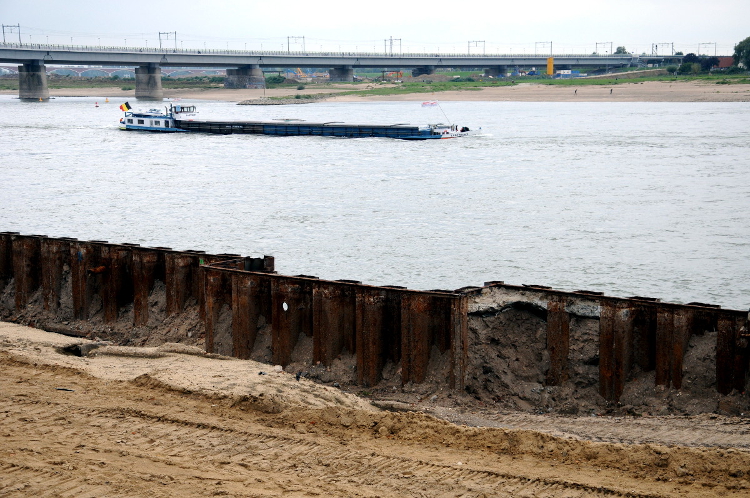 Damwand Waalkade Nijmegen (C) Ronald Puma 07