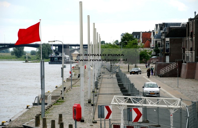 Damwand Waalkade Nijmegen (C) ronaldpuma.nl 015