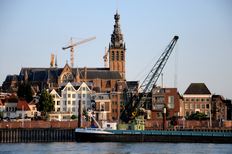 Damwand Waalkade Nijmegen (C) ronaldpuma.nl