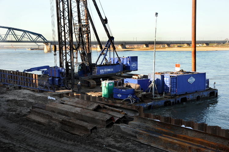 Waalkade Nijmegen (C) Ronald Puma 02.700