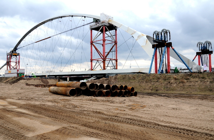 De Oversteek Nijmegen (C) Ronald Puma 010.700