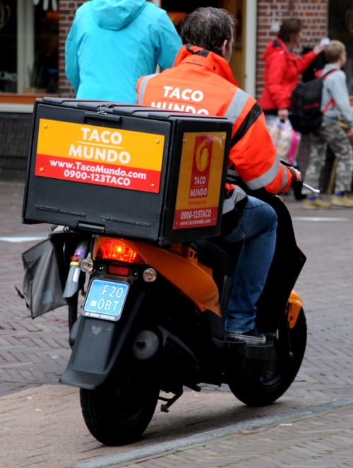 Street Photo (C) Ronald Puma 0463