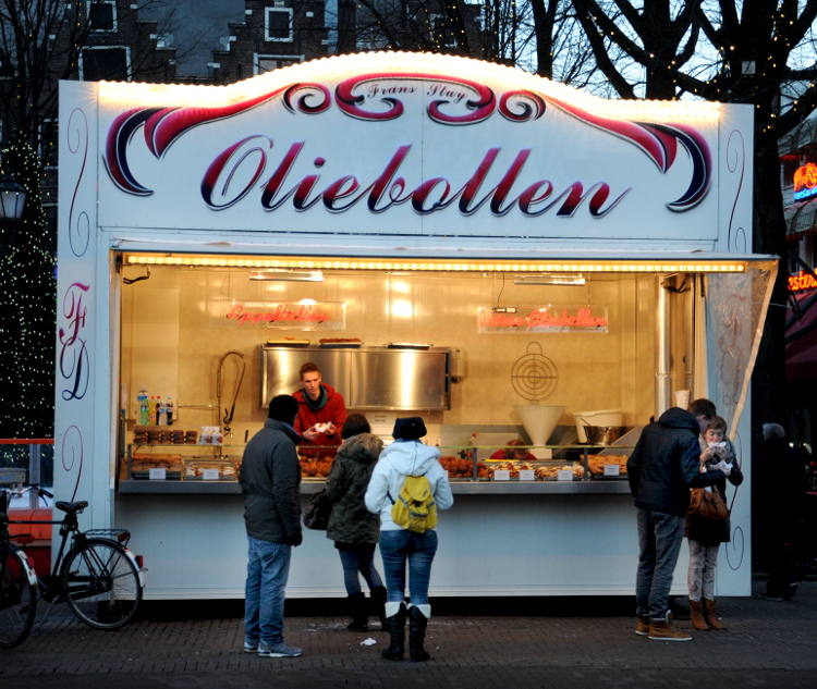 Oliebollenkraam (C) Ronald Puma 0117.750
