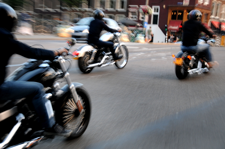 Motorbike (C) Ronald Puma 046.750