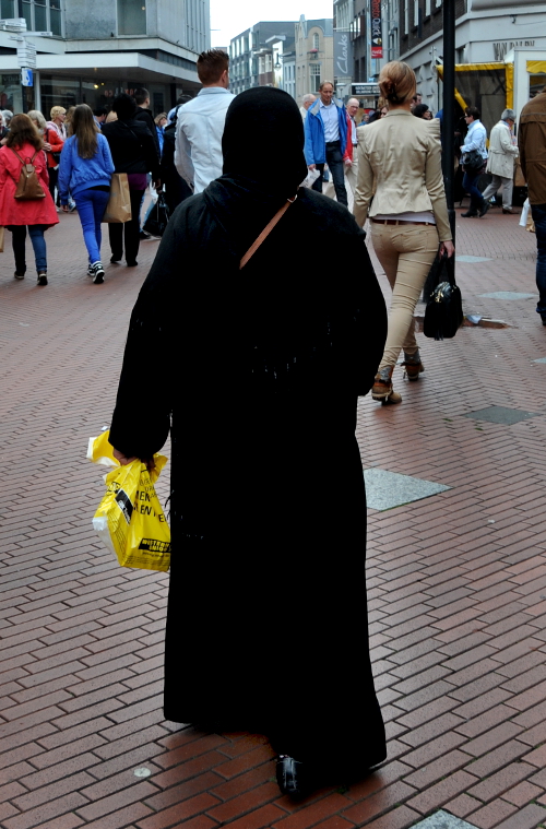 StreetPhoto (C) Ronald Puma 0111.500