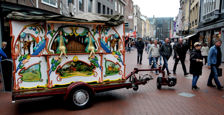 StreetPhoto (C) Ronald Puma 044.750