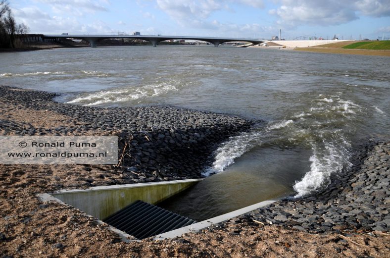 Spiegelwaal Nijmegen (C) Ronald Puma PIC_07
