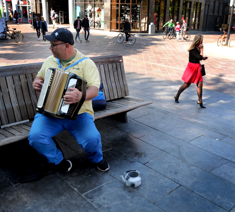 PIC_0104.750 StreetLife (C) Ronald Puma